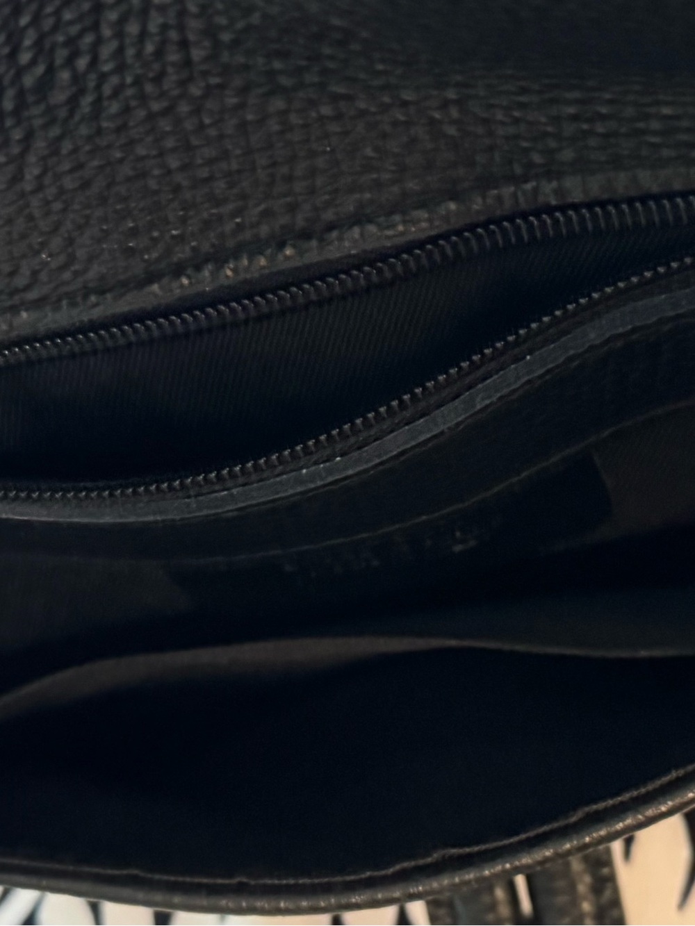 Black Women's Leather Knot-Handle bag - Picture 2 of 4